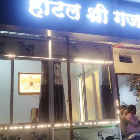 Shree Gajlaxmi Hotel Walking Distance From Mahakaleswar Ujjain Exteriör bild