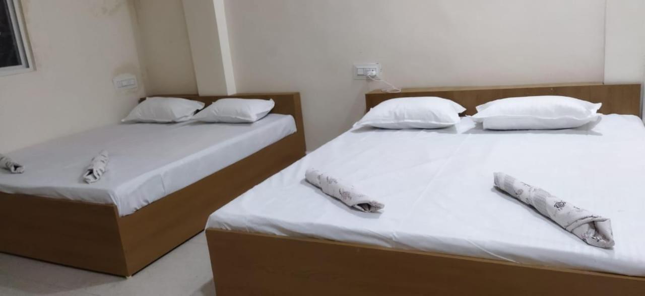 Shree Gajlaxmi Hotel Walking Distance From Mahakaleswar Ujjain Exteriör bild