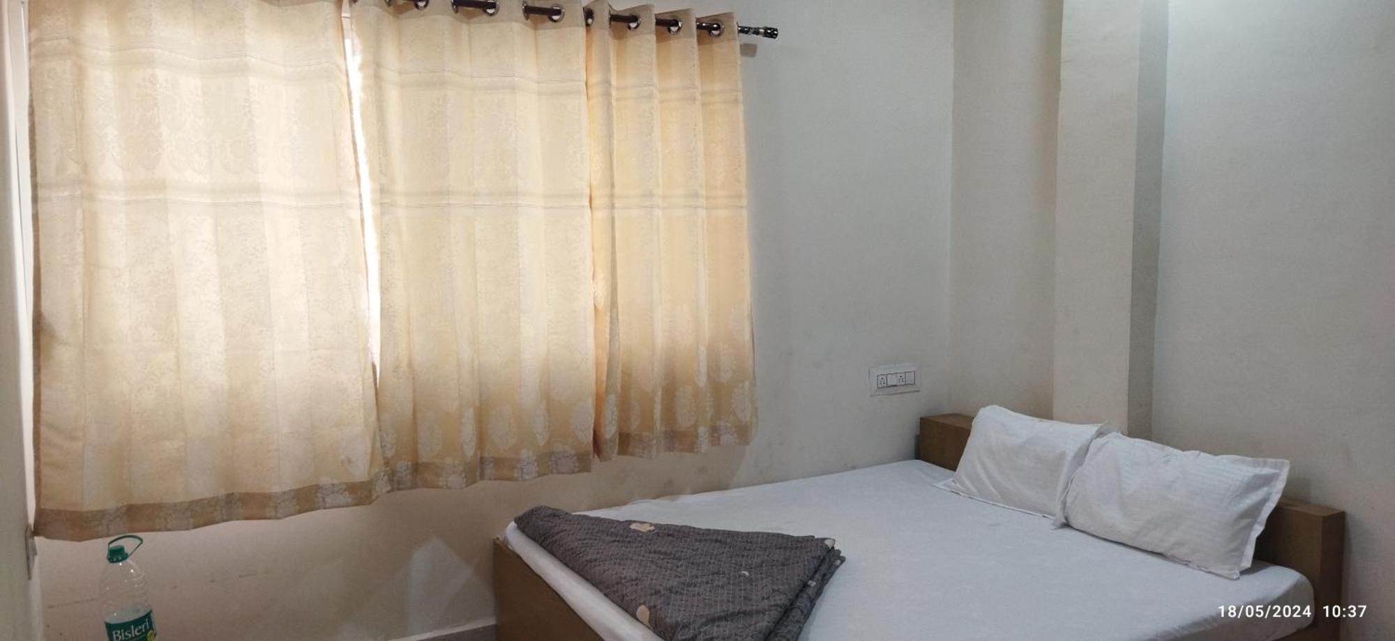 Shree Gajlaxmi Hotel Walking Distance From Mahakaleswar Ujjain Exteriör bild
