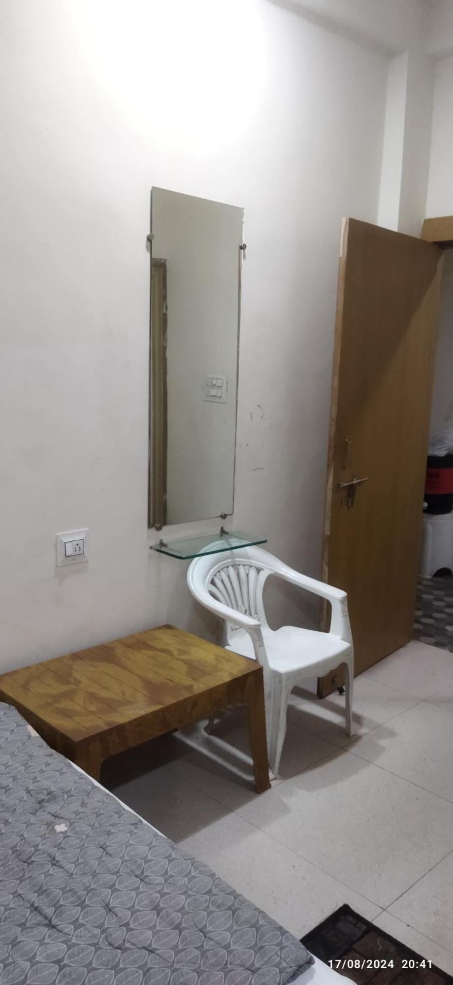 Shree Gajlaxmi Hotel Walking Distance From Mahakaleswar Ujjain Exteriör bild